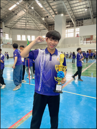 นายจักราวุธ  เหลี่ยมจัตุรัส