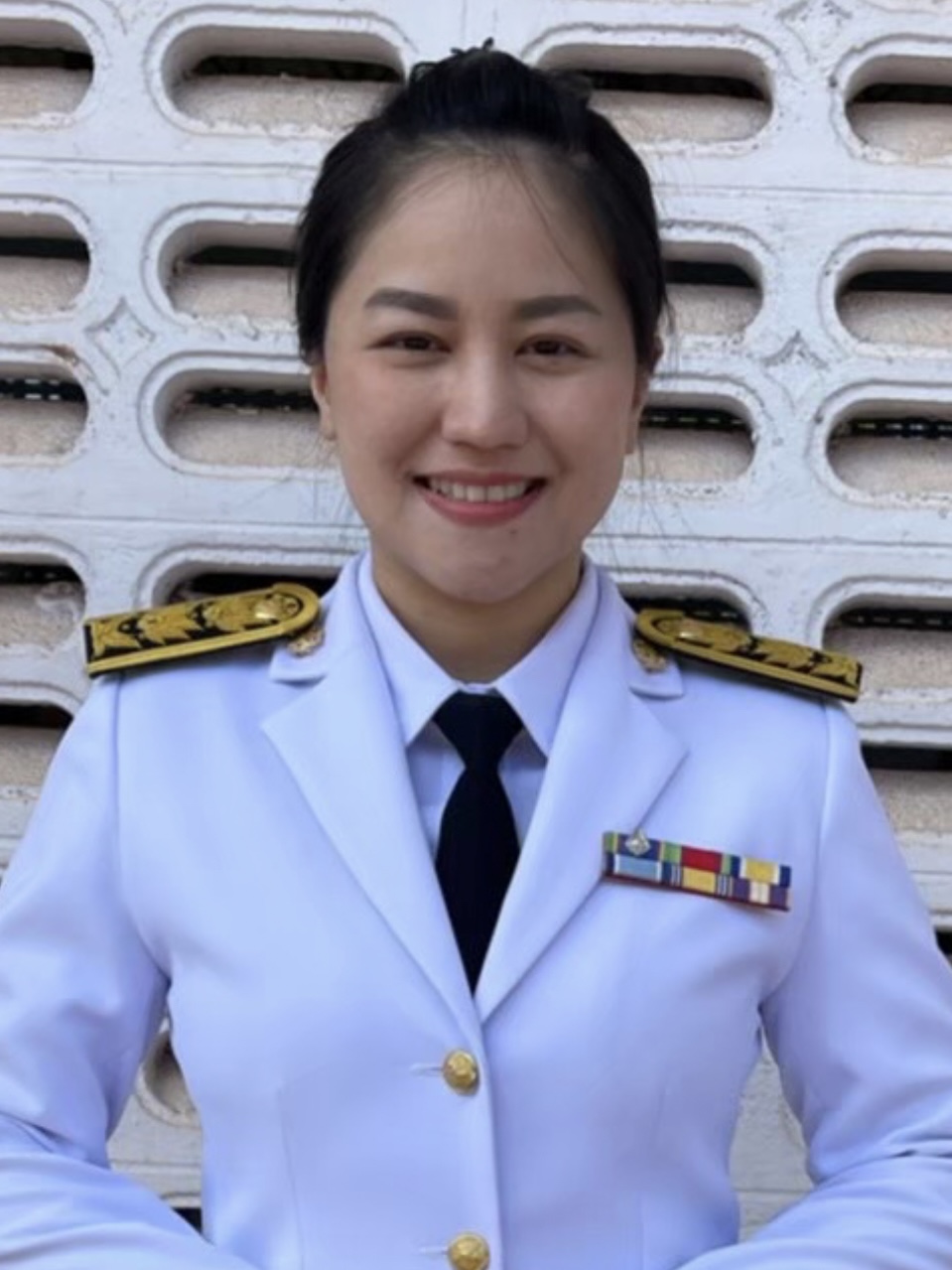 นางรุ่งทิวา  คำแฝง